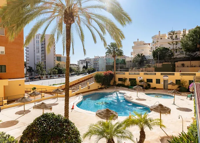 A Pocos Metros De La Playa Y Pista De Padel *