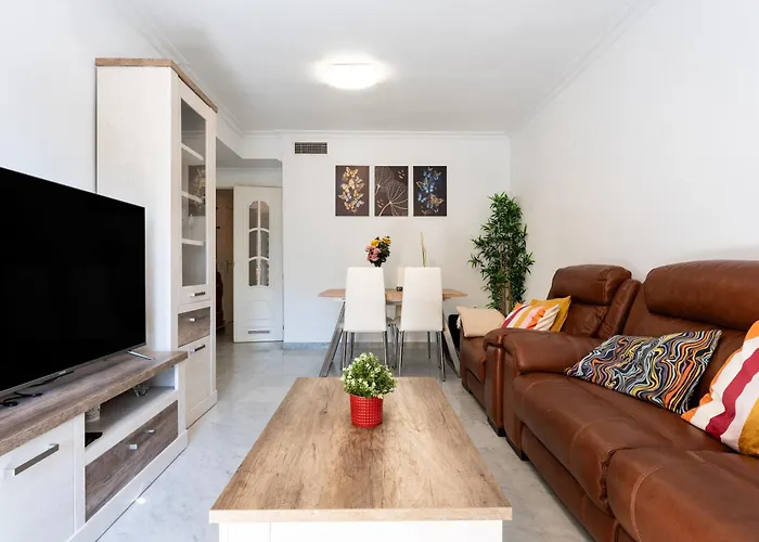 A Pocos Metros De La Playa Y Pista De Padel Fuengirola