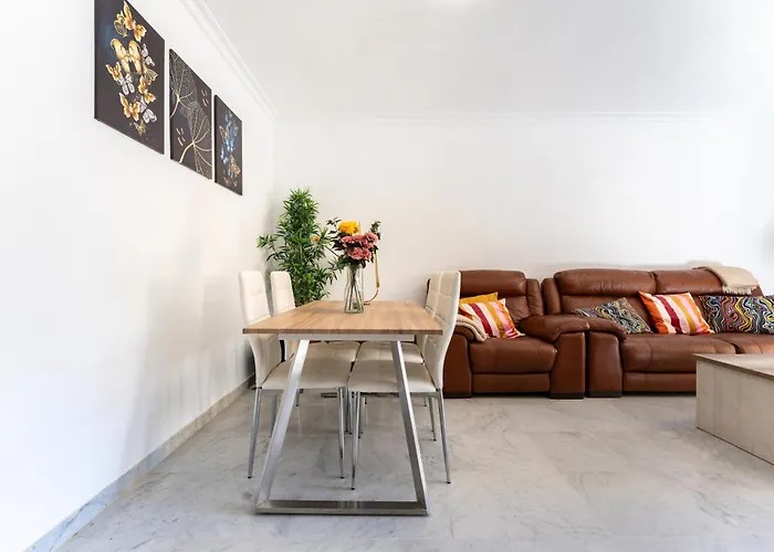 A Pocos Metros De La Playa Y Pista De Padel Fuengirola