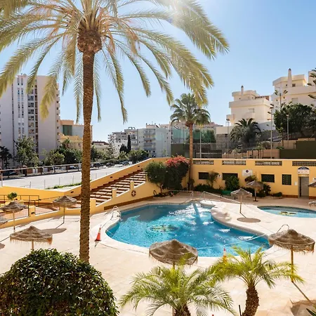 A Pocos Metros De La Playa Y Pista De Padel *